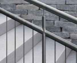 Balustrady ze stali nierdzewnej czy ze stali zwykłej tzw. czarnej - co wybrać?